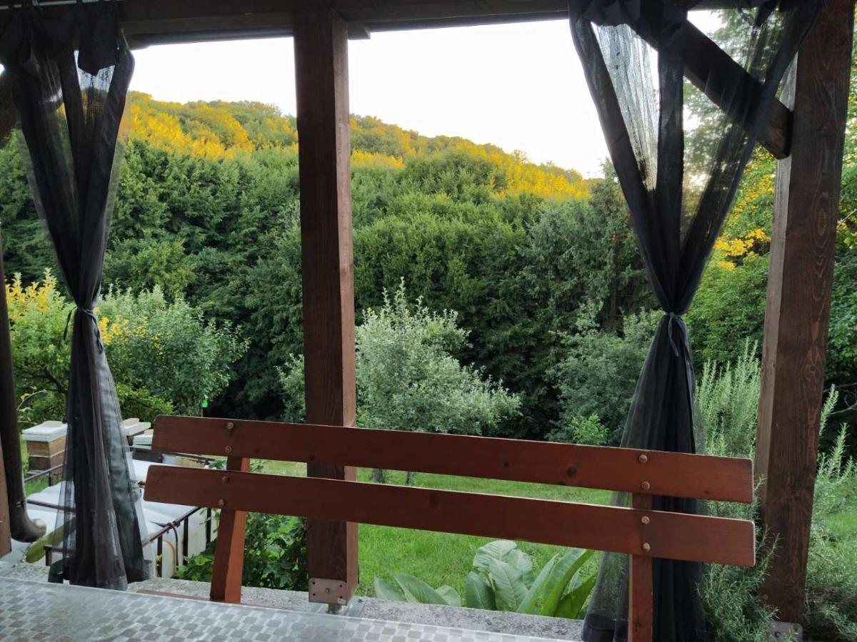 Guest House Bee Visoko Exterior foto