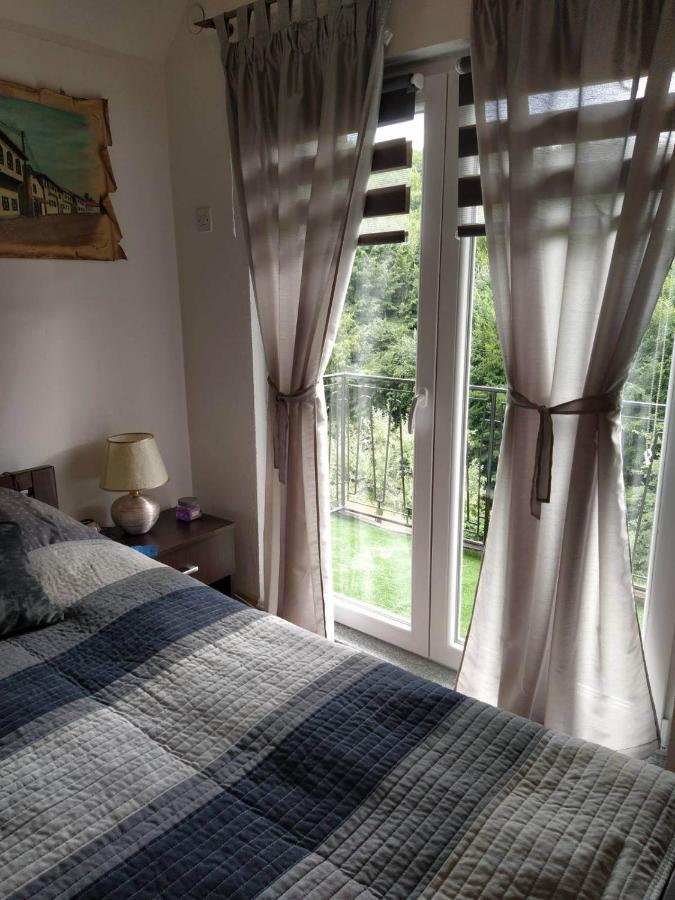 Guest House Bee Visoko Exterior foto