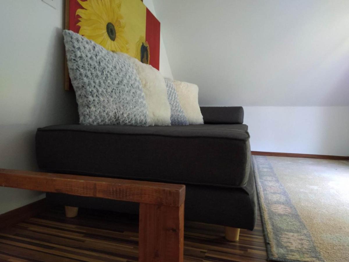 Guest House Bee Visoko Exterior foto