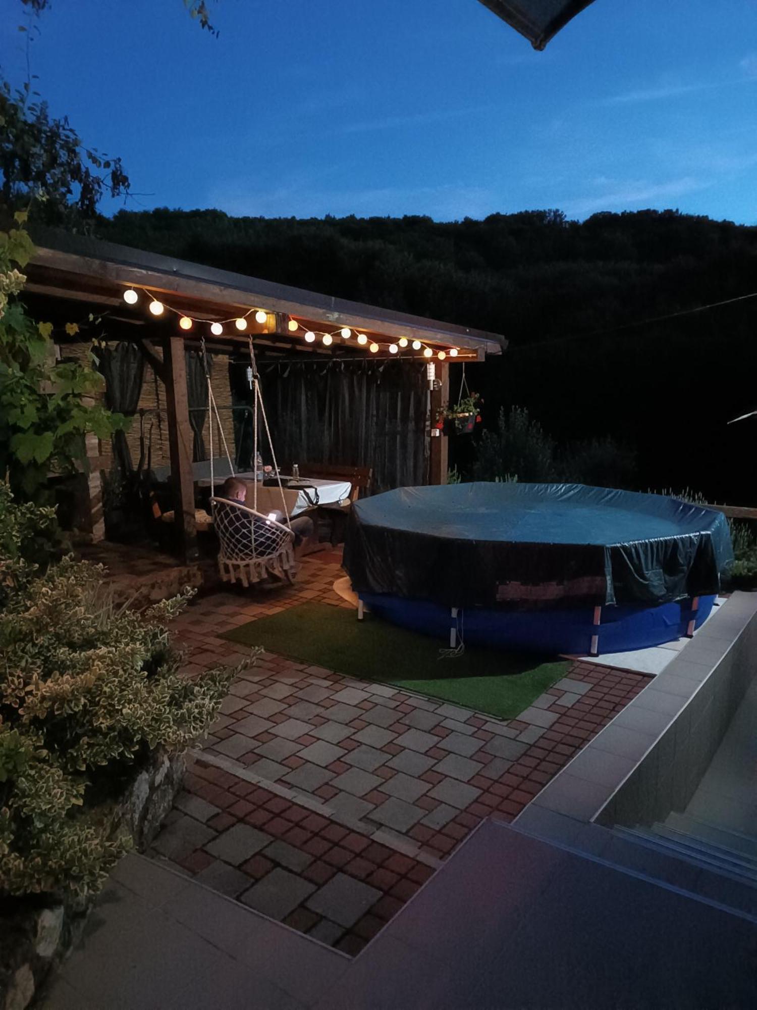 Guest House Bee Visoko Exterior foto
