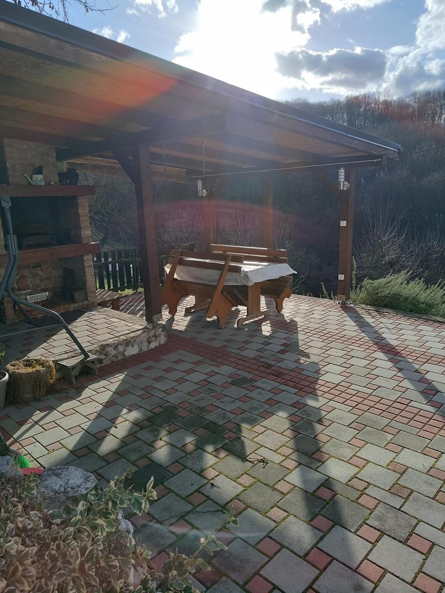 Guest House Bee Visoko Exterior foto